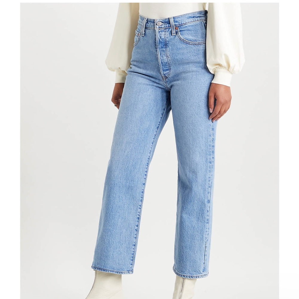 Levi’s Ribcage Straight size 26 light wash